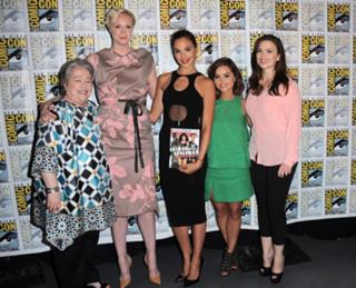 Hayley Atwell feet photo thumbnail