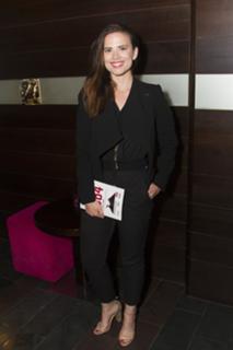 Hayley Atwell feet photo thumbnail