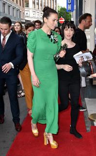 Hayley Atwell feet photo thumbnail