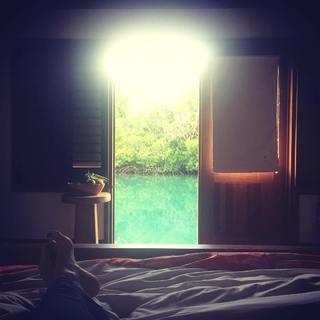 Hayley Atwell feet photo thumbnail