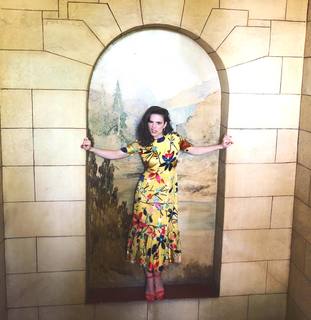 Hayley Atwell feet photo thumbnail