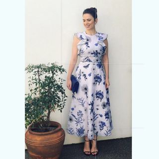 Hayley Atwell feet photo thumbnail