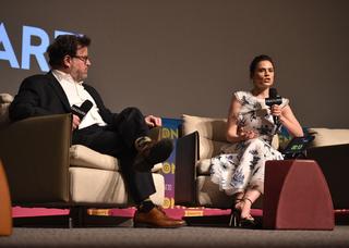 Hayley Atwell feet photo thumbnail