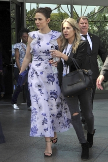Hayley Atwell feet photo thumbnail