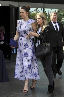 Hayley Atwell feet photo thumbnail