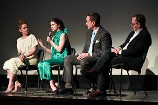 Hayley Atwell feet photo thumbnail
