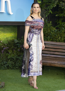 Hayley Atwell feet photo thumbnail