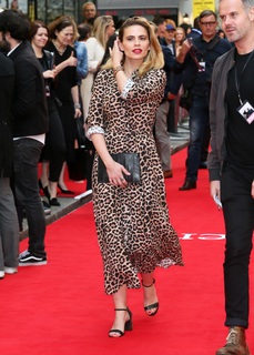 Hayley Atwell feet photo thumbnail