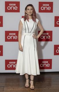 Hayley Atwell feet photo thumbnail