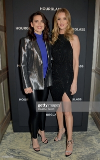Hayley Atwell feet photo thumbnail