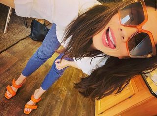 Hayley Atwell feet photo thumbnail