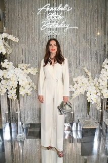 Hayley Atwell feet photo thumbnail