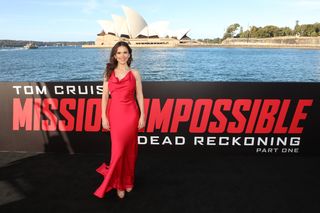 Hayley Atwell feet photo thumbnail