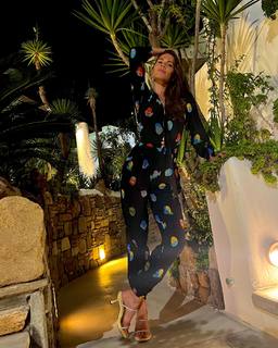Hayley Atwell feet photo thumbnail