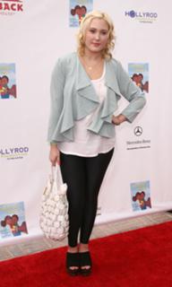 Hayley Hasselhoff feet photo 3