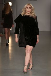 Hayley Hasselhoff feet photo 10