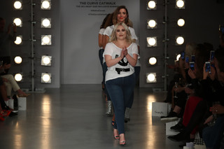 Hayley Hasselhoff feet photo 9