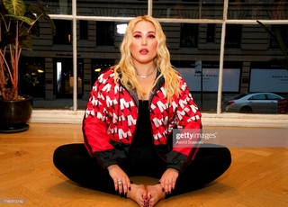 Hayley Hasselhoff feet photo 11