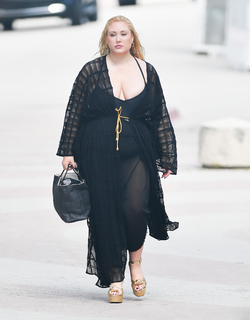 Hayley Hasselhoff feet photo 2