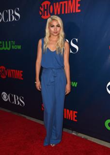 Hayley Kiyoko feet photo thumbnail