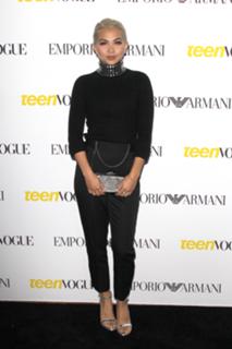 Hayley Kiyoko feet photo thumbnail