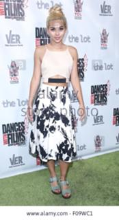 Hayley Kiyoko feet photo thumbnail