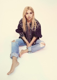 Hayley Kiyoko feet photo thumbnail