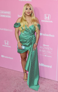 Hayley Kiyoko feet photo thumbnail