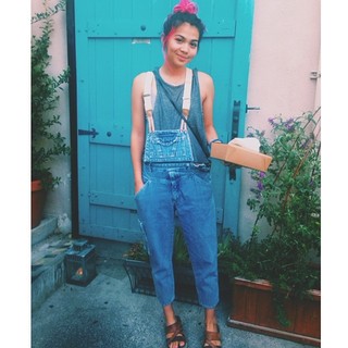 Hayley Kiyoko feet photo thumbnail