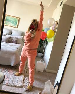 Hayley Kiyoko feet photo thumbnail