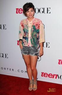 Hayley Kiyoko feet photo thumbnail