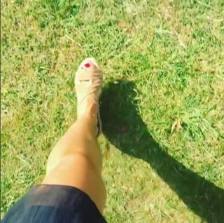 Hayley McQueen feet photo 3