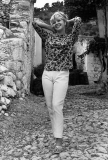 Hayley Mills feet photo 9