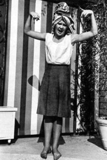 Hayley Mills feet photo 8