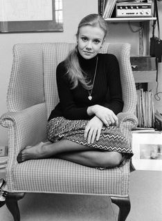 Hayley Mills feet photo 4