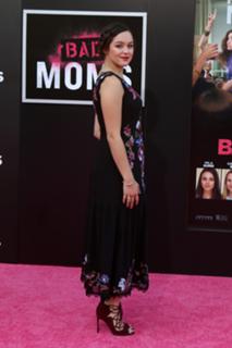 Hayley Orrantia feet photo thumbnail