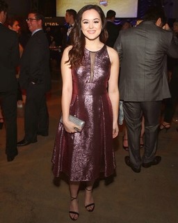 Hayley Orrantia feet photo thumbnail