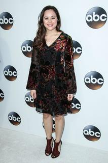 Hayley Orrantia feet photo thumbnail