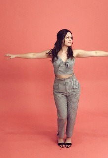 Hayley Orrantia feet photo thumbnail