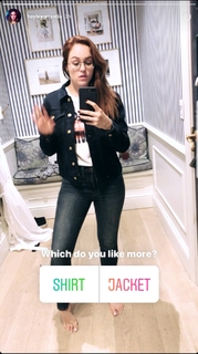 Hayley Orrantia feet photo thumbnail