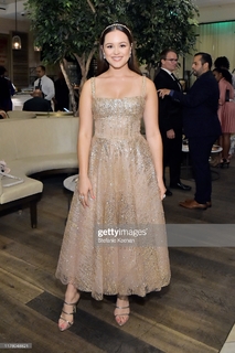 Hayley Orrantia feet photo thumbnail