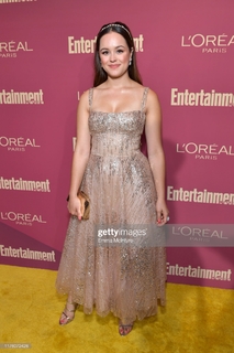 Hayley Orrantia feet photo thumbnail