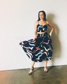 Hayley Orrantia feet photo thumbnail