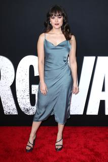 Hayley Orrantia feet photo thumbnail