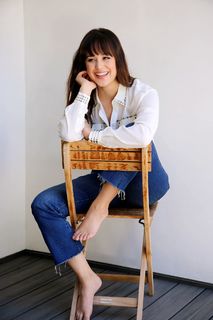 Hayley Orrantia feet photo thumbnail