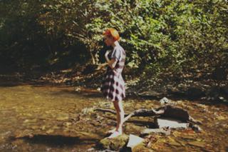 Hayley Williams feet photo thumbnail