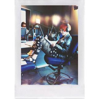 Hayley Williams feet photo thumbnail