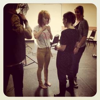 Hayley Williams feet photo thumbnail