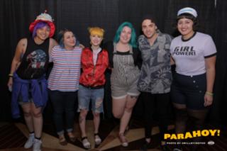 Hayley Williams feet photo thumbnail