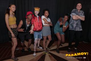 Hayley Williams feet photo thumbnail